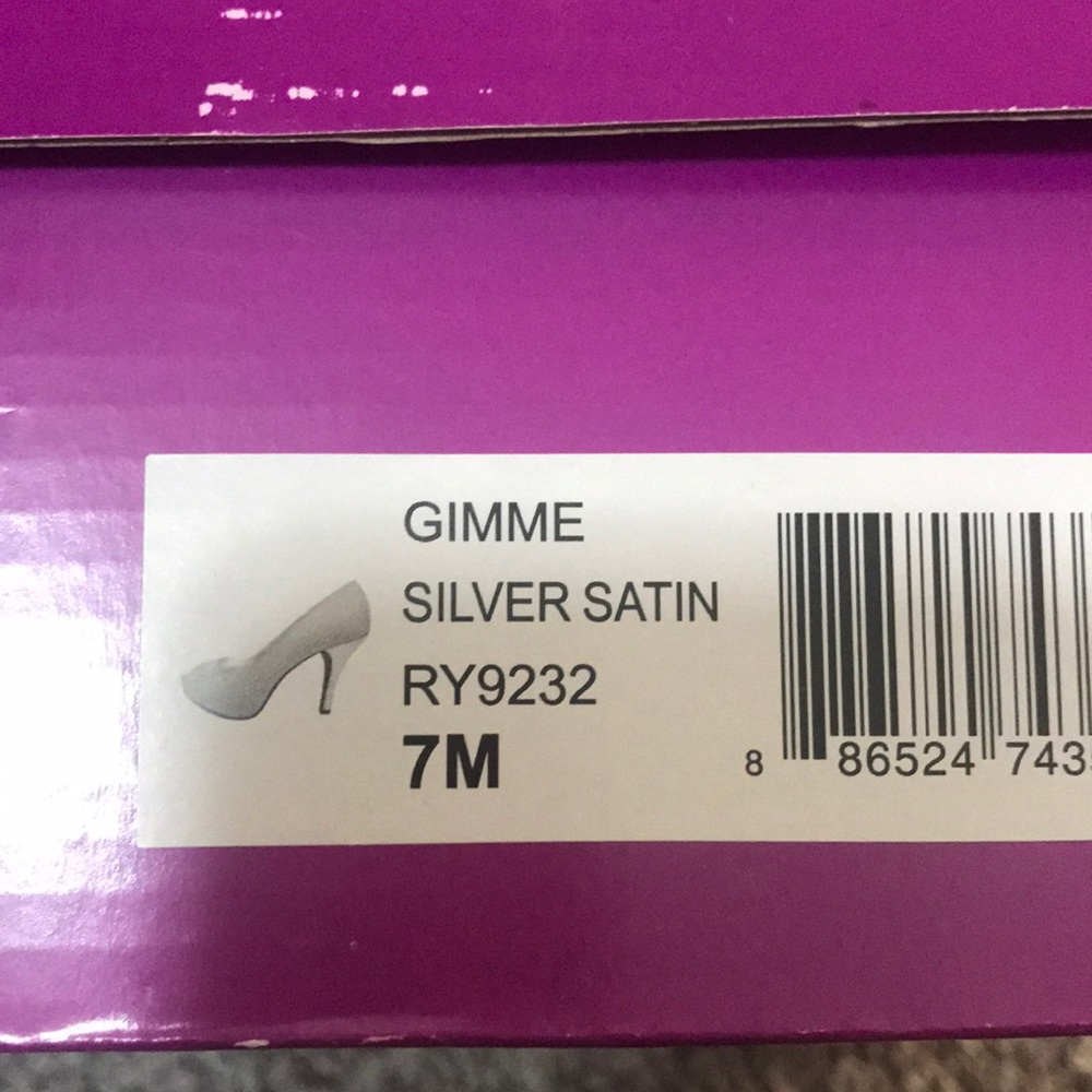 Shoes - Picture 5 of 5